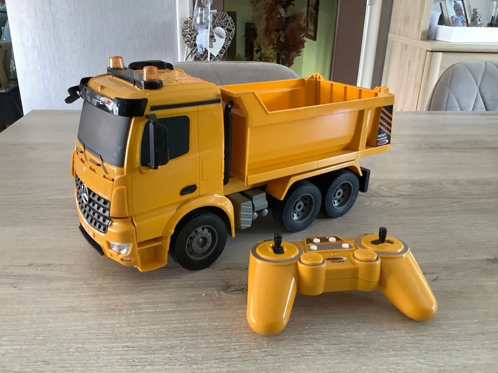 Camion jouet Jamara Mercedes avec télécommande, Enfants & Bébés, Enlèvement ou Envoi, Comme neuf, Télécommande