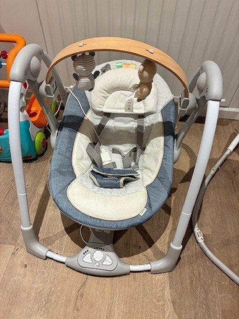 Babyswing (elektronische wipper), Kinderen en Baby's, Wipstoeltjes, Schommelstoel, Verstelbaar, Zo goed als nieuw, Ophalen