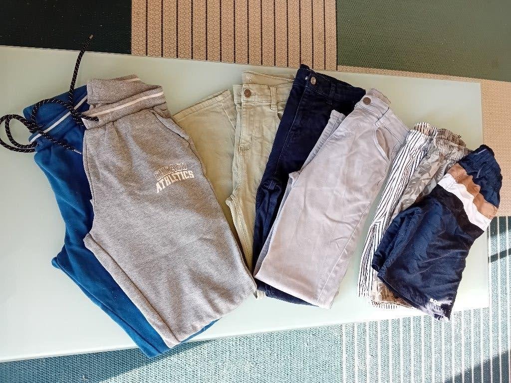 Lot pantalons + shorts 12 ans garçon, Enfants & Bébés, Pantalon, Garçon, Hugo Boss et Kiabi, Enlèvement