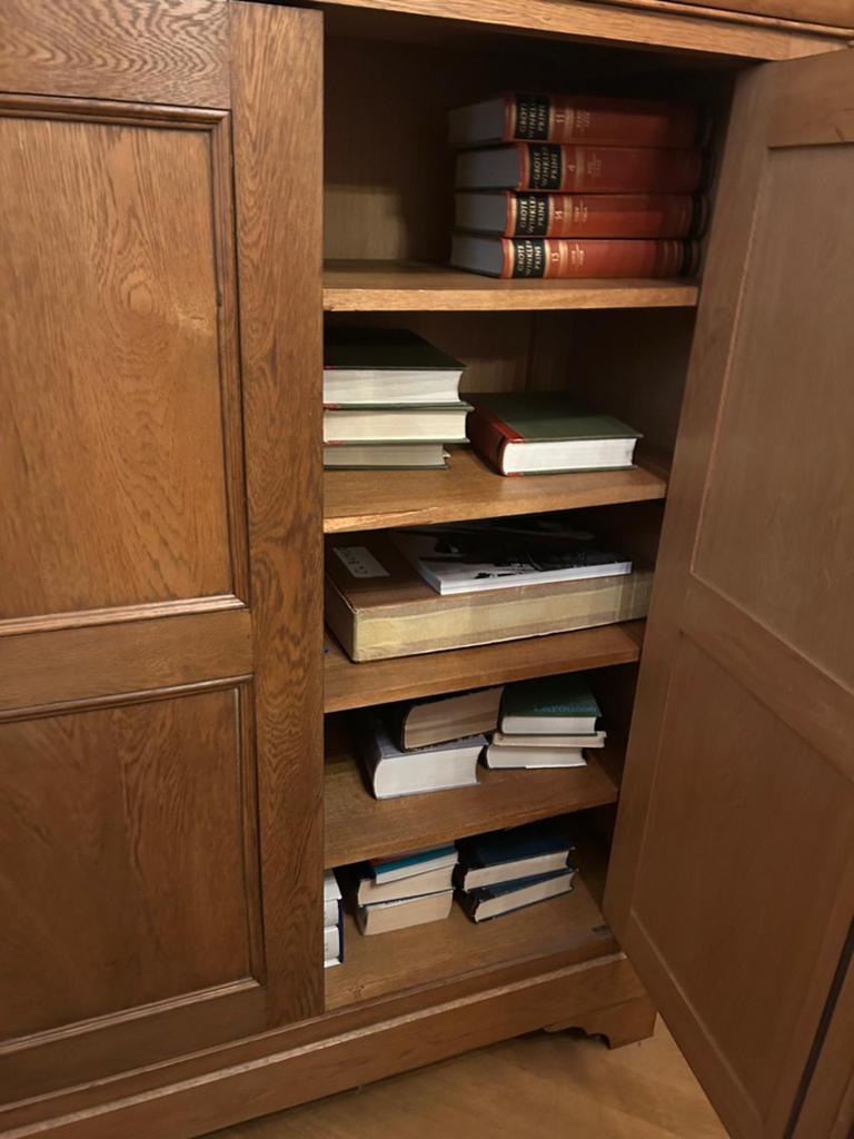 Salle à manger avec 3 placards et table extensible en chêne, Enlèvement