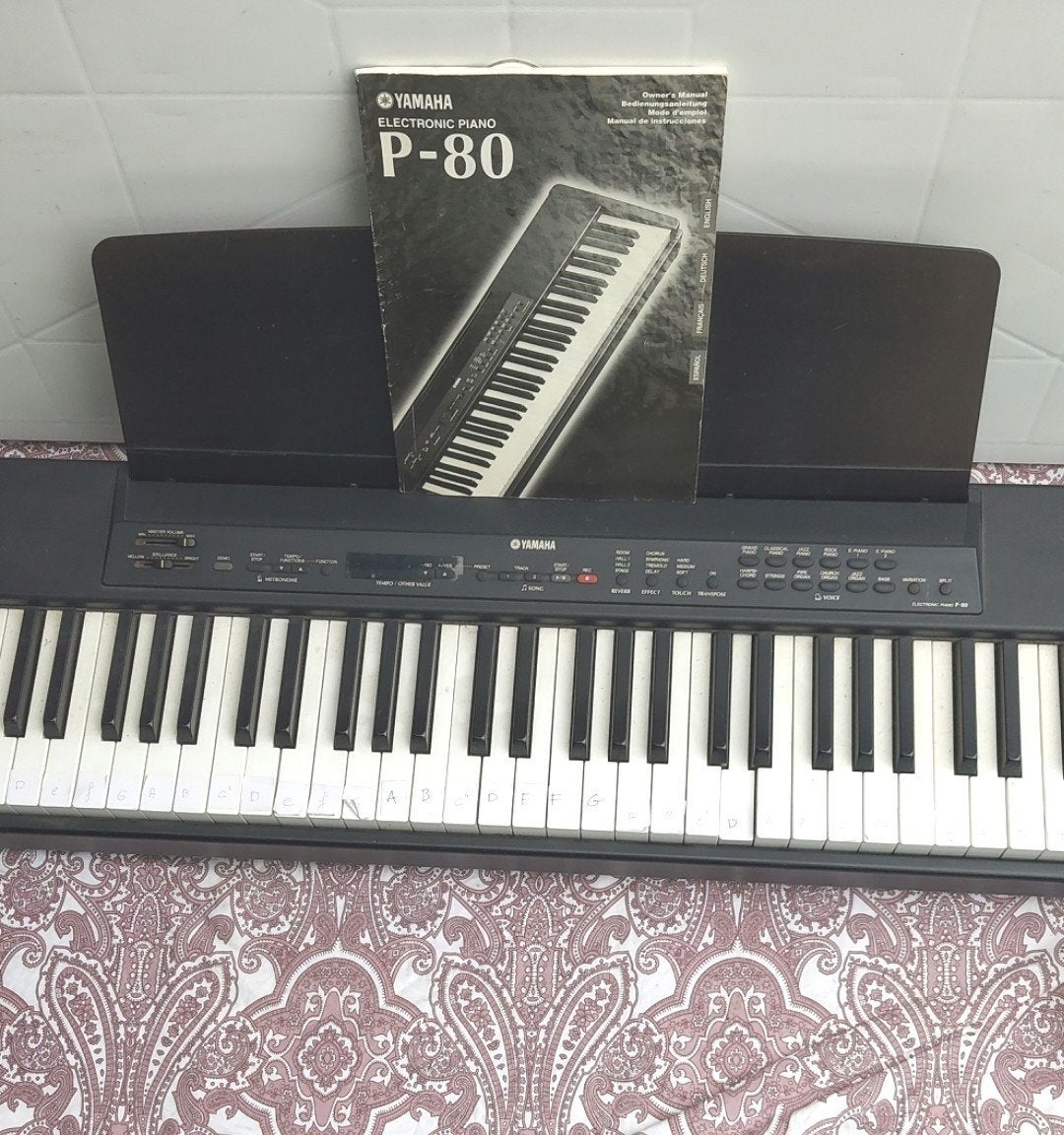 Piano P-80 YAMAHA, Comme neuf, Noir, Piano