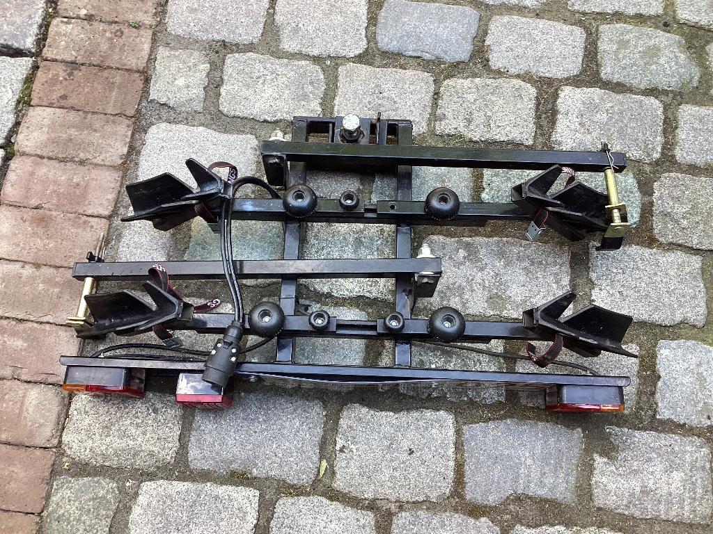 Fietsendrager voor 2 fietsen (niet geschikt voor e-bikes), Support d'attelage, 2 vélos, Pneus larges, Comme neuf