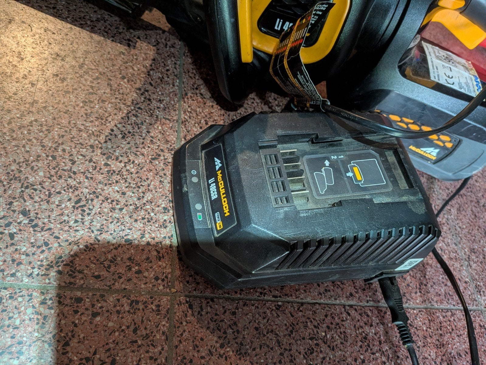 mc culloch oplaadbare batterij voor haagschaar, Tuin en Terras, Ophalen, Gebruikt, Accu, McCULLOCH