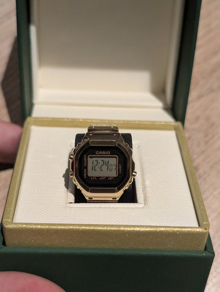 Casio CRW-001G-9ER, Handtassen en Accessoires, Horloges | Heren, Casio, Polshorloge, Nieuw, Ophalen of Verzenden