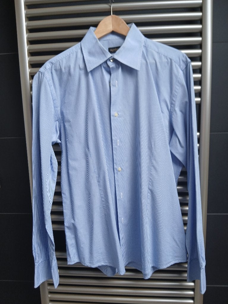 Chemise Valentino pour homme taille 43 coupe ajustée, Vêtements | Hommes, Chemises, Enlèvement ou Envoi, Comme neuf, Tour de cou 43/44 (XL)