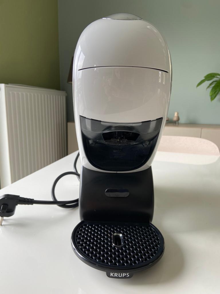 Machine a cafe dolce gusto neo latte blanche prix negociable, Electroménager, Autres modèles, Réservoir d'eau amovible, Dosettes et capsules de café