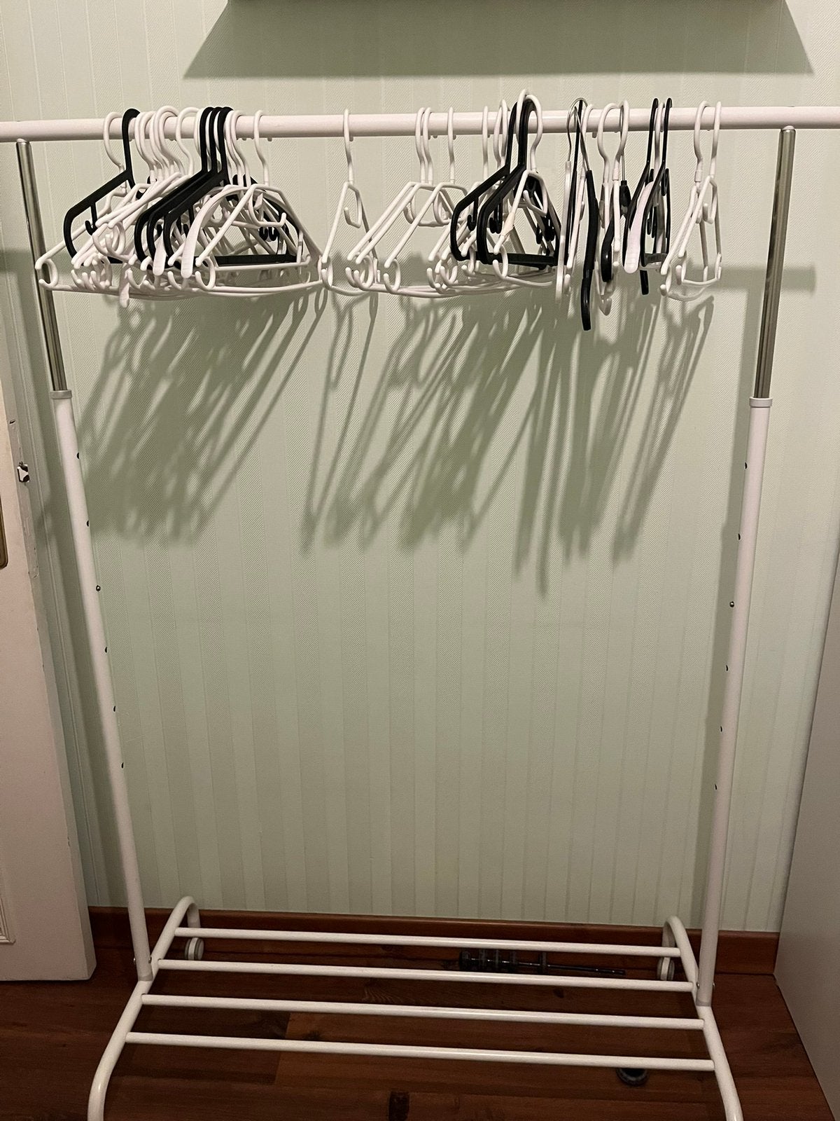 Portant à vêtements IKEA, Enlèvement, Avec roues, Comme neuf