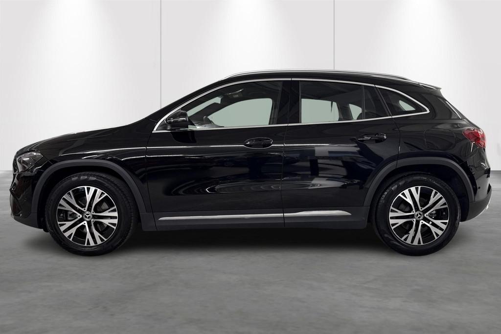 Mercedes-Benz GLA-klasse GLA 200, Stof, Zwart, 4 cilinders, Zwart