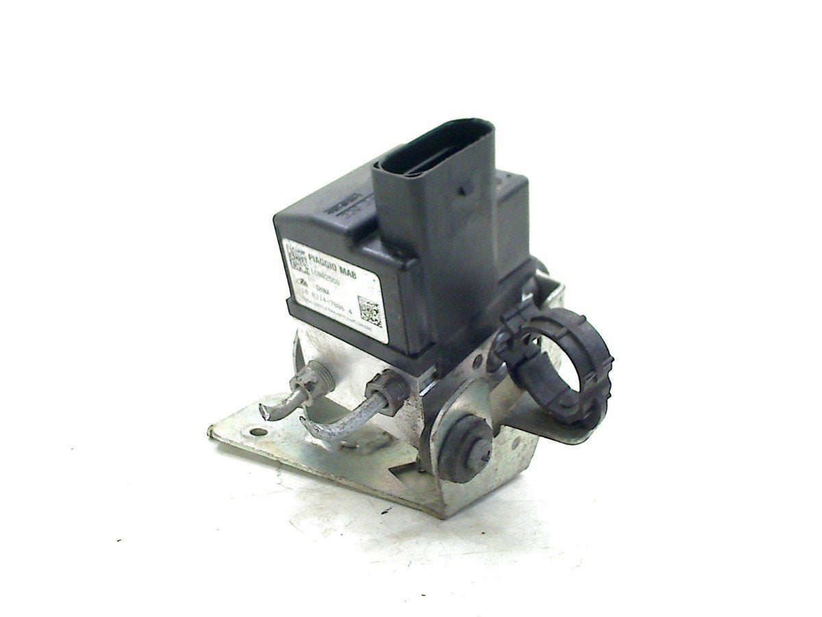 BLOC ABS (FREINS ANTI-BLOCAGE) Piaggio (1C002558), Piaggio, Piaggio & C. SpA, Viale Rinaldo Piaggio, 25
56025  Pontedera, PI, IT