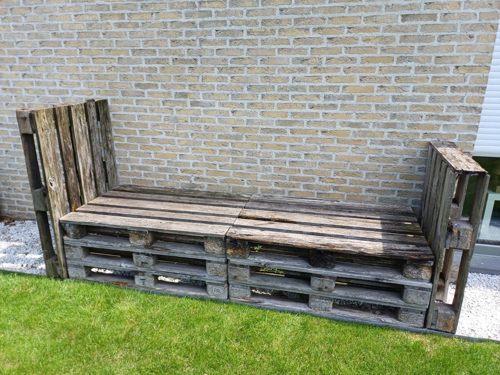 8 palettes, Enlèvement