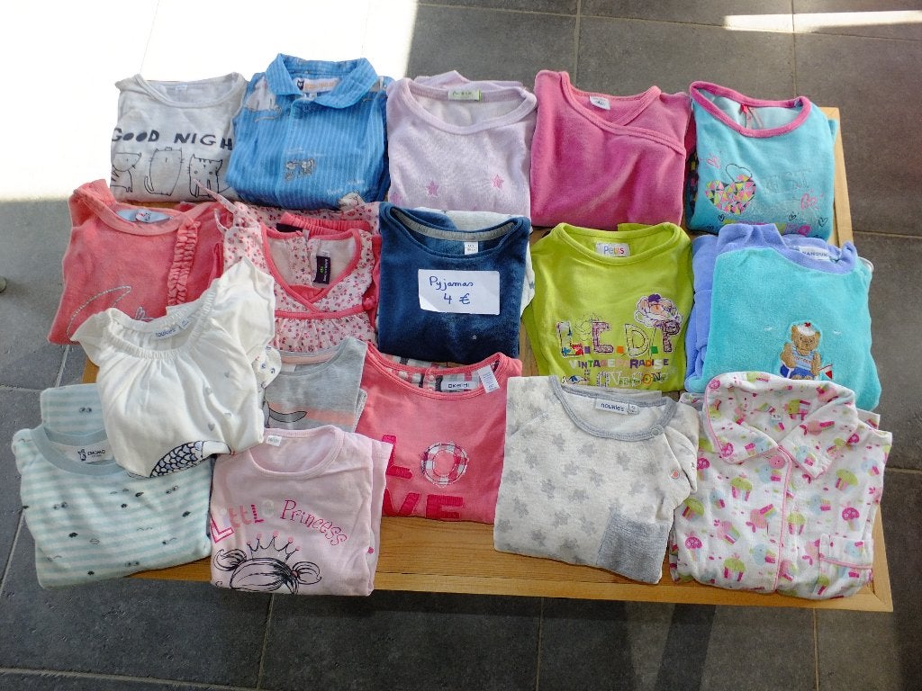 Vêtements enfants / filles à la pièce, taille 4 ans - 104 cm, Kinderen en Baby's, Ophalen of Verzenden, Gebruikt, Meisje, Overige typen