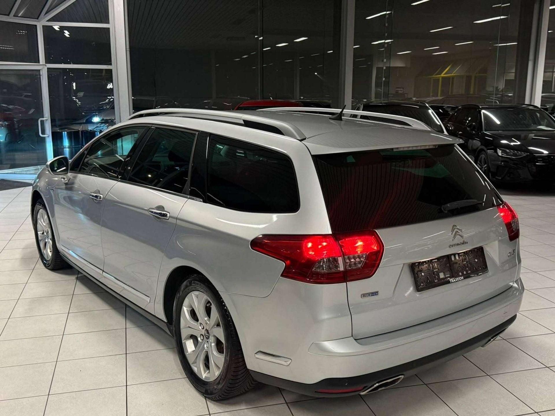 Citroen C5 Exclusive Tourer Auto. 2.0BlueHDi 133kW Euro 6b, Autos, Achat, Euro 6, Entreprise, https://public.car-pass.be/vhr/016e0099-bd8b-4cf2-9e25-37e66c0601a0