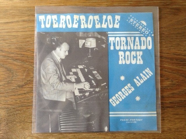 single georges alain, Overige genres, 7 inch, Ophalen of Verzenden, Beschermende buitenhoes