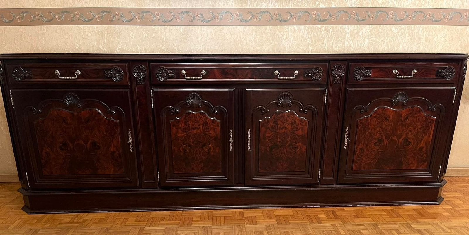 Dressoir in notenhout, Ophalen, Gebruikt