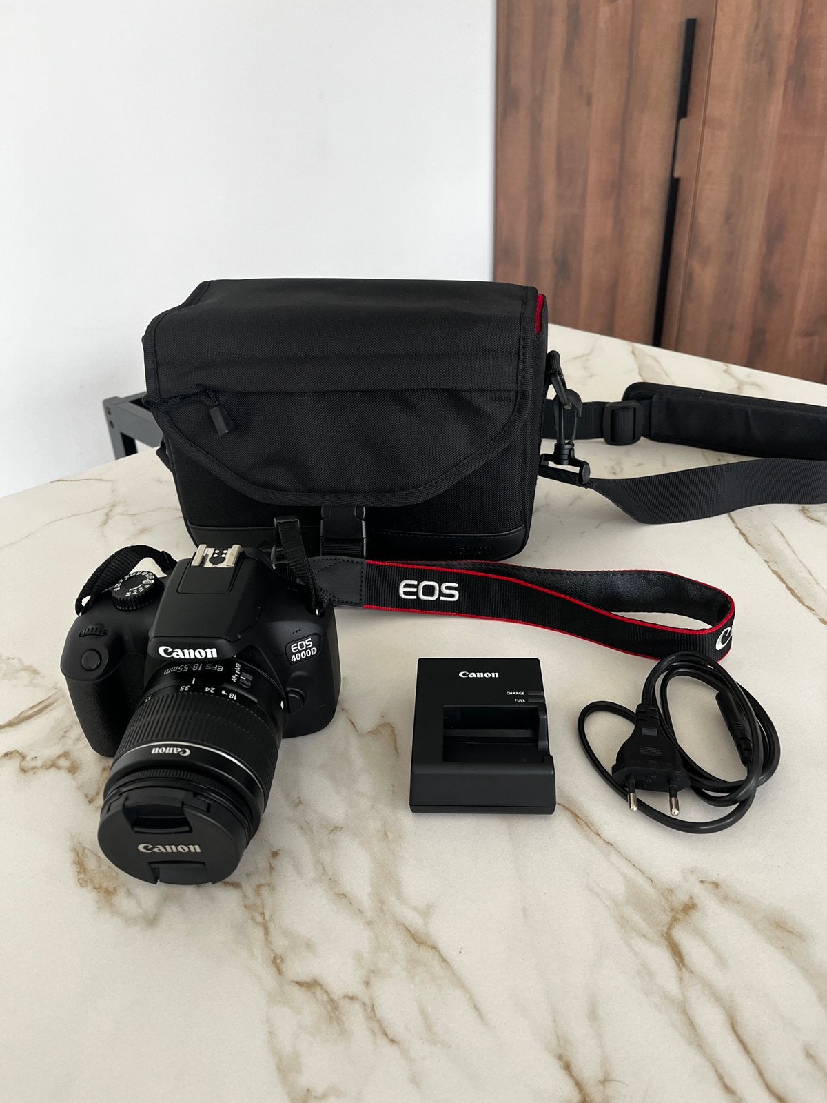Canon EOS 4000D & 18-55mm lens, TV, Hi-fi & Vidéo, Appareils photo numériques, 18 mégapixels, Enlèvement ou Envoi, Canon, Comme neuf