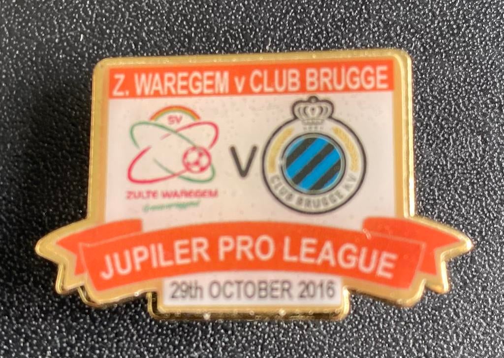 Zeer zeldzame pin 2016 Zulte Waregem Club Brugge, Verzamelen, Ophalen of Verzenden, Zo goed als nieuw