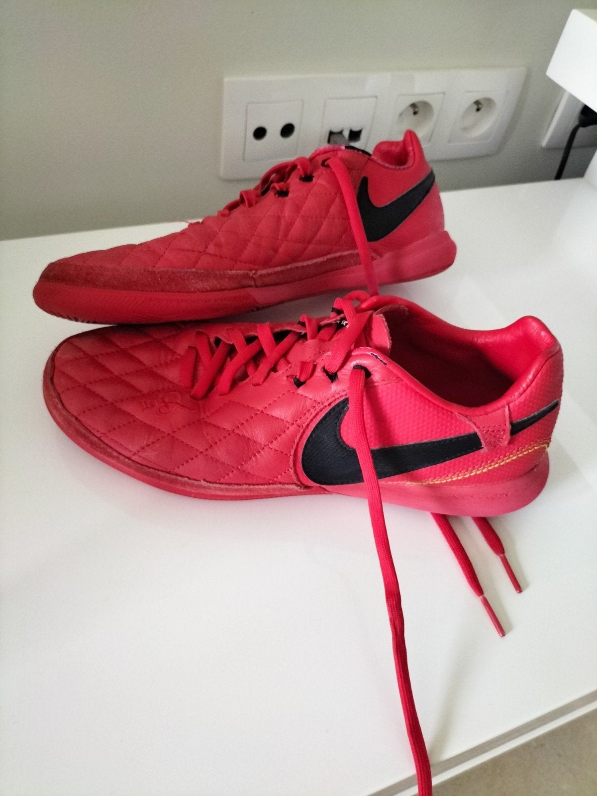 Nike Tiempo 10R rouge noir édition spéciale, Enlèvement ou Envoi, Utilisé, Chaussures