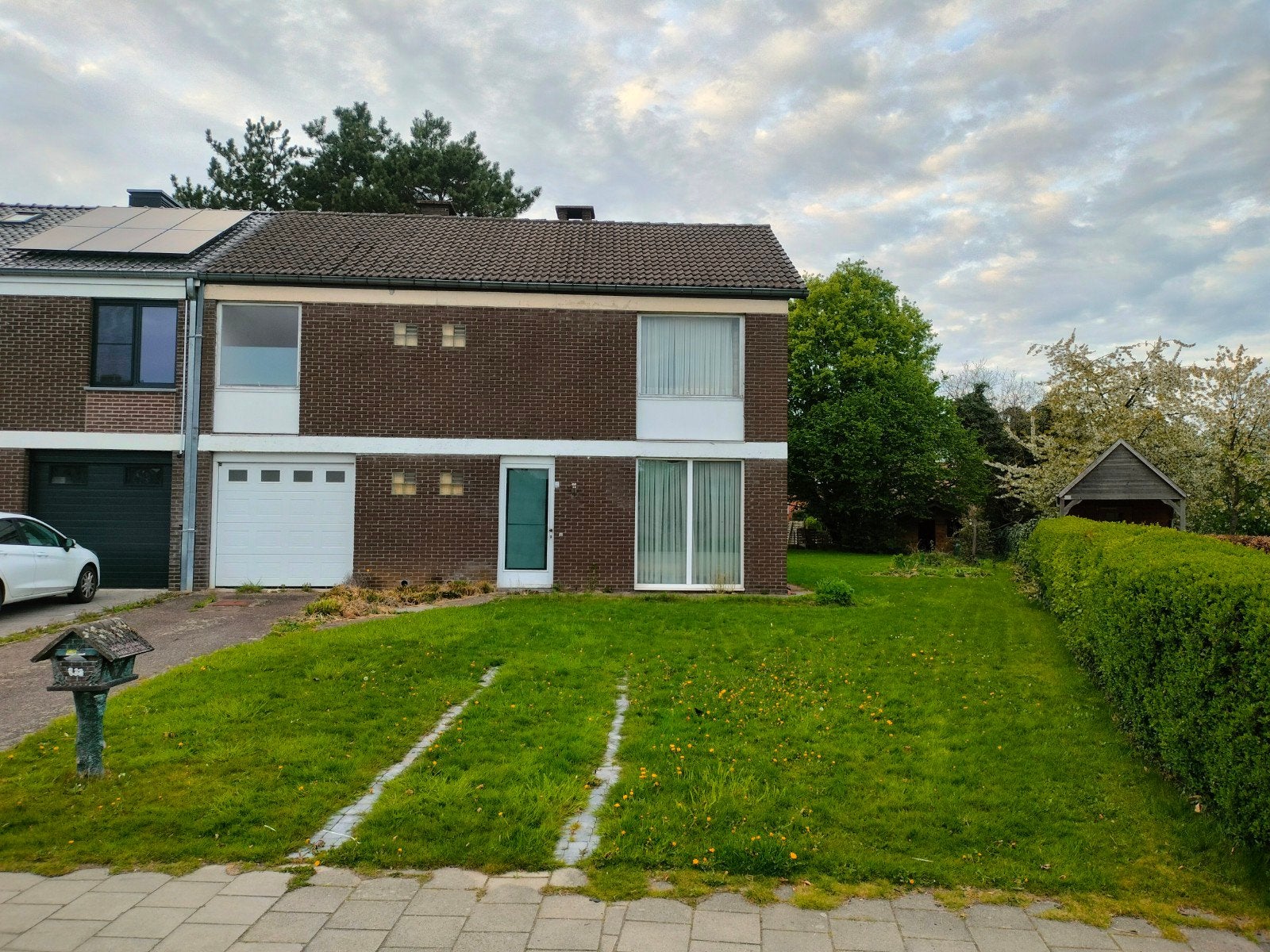 Halfopen woonhuis met 4 slaapkamers, Immo, Huizen te huur