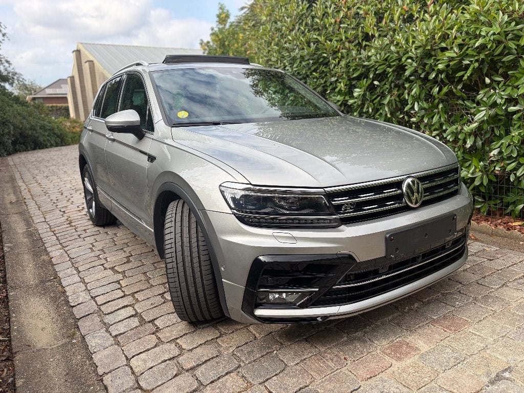 Volkswagen Tiguan 2.0 TDi  4Motion R-line ### 131000 km ###, Autos, Volkswagen, Cuir, Achat, Entreprise, Entretenue par le concessionnaire