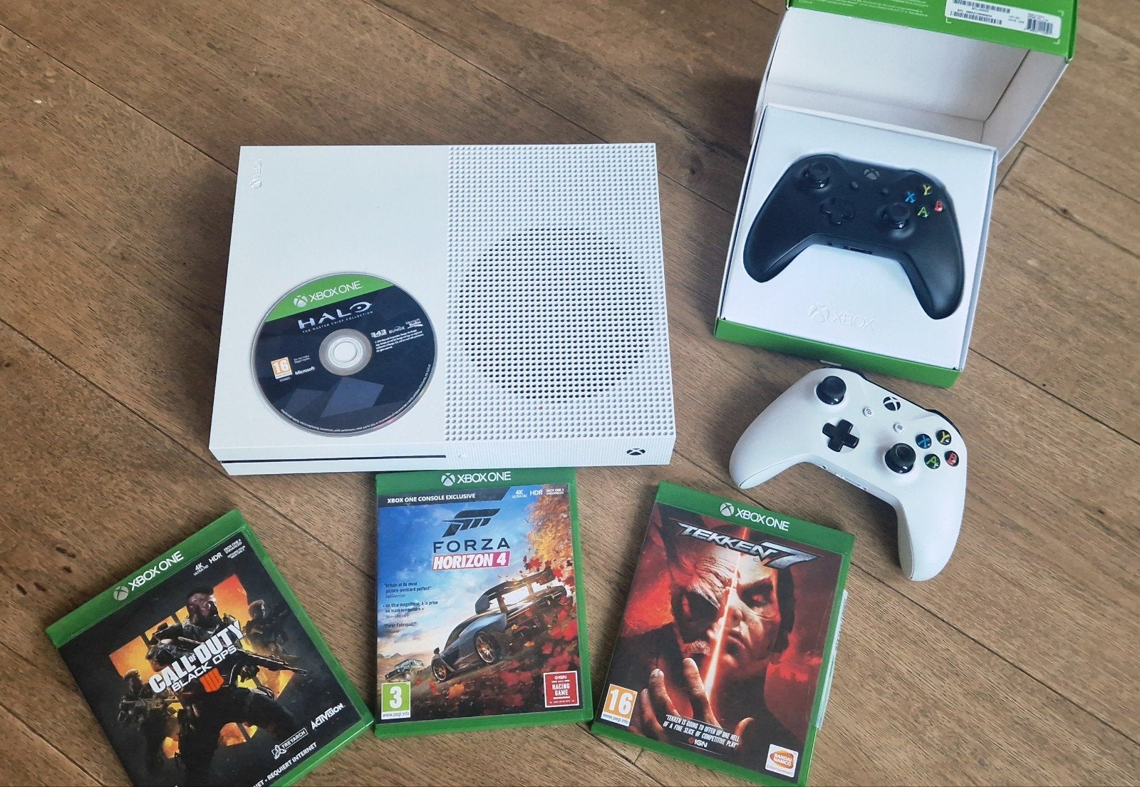 Xbox one S 1GB, Consoles de jeu & Jeux vidéo, Enlèvement, Utilisé, Avec 2 manettes, Xbox One