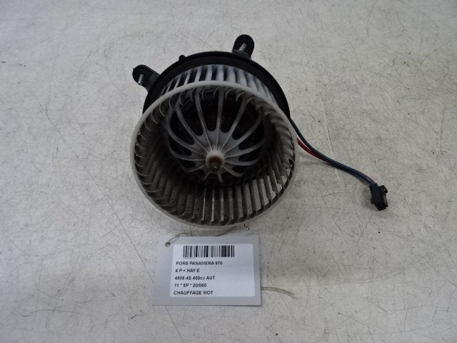 RADIATEUR MOTEUR Porsche Panamera (970) (9408561), Porsche Deutschland GmbH, Porscheplatz 1
70435  Stuttgart, DE, Porsche, Info@porsche.de