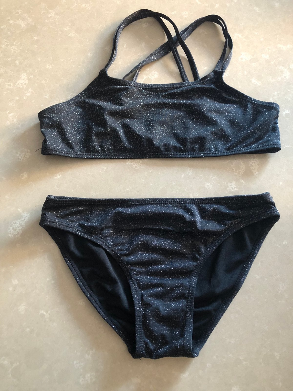 Zwarte bikini met zilveren glinsteringen maat 158-164, Kinderen en Baby's, Kinderkleding | Kinder-zwemkleding, Ophalen, Bikiniset