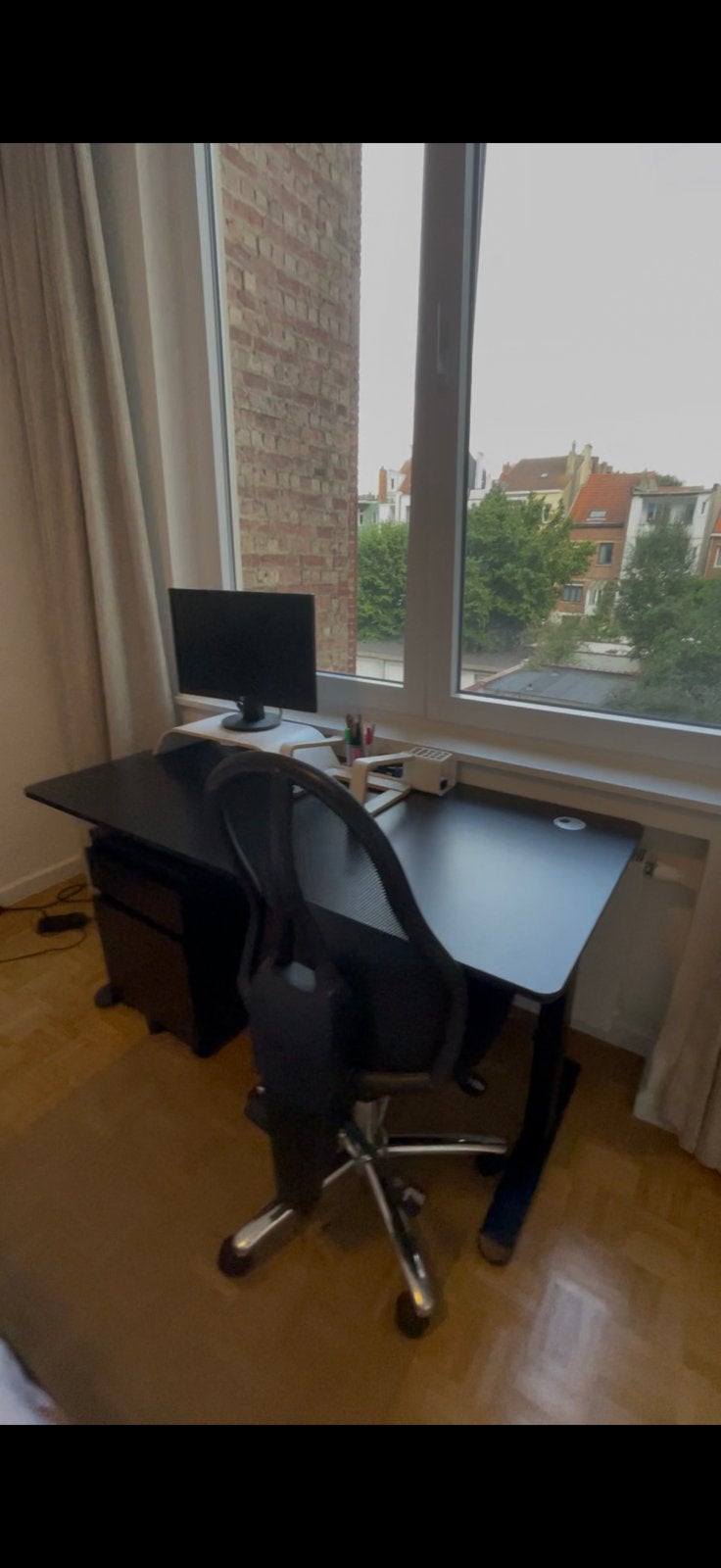Elektrische Standing desk zwart, Muziek en Instrumenten, Piano's, Ophalen, Zo goed als nieuw, Zwart