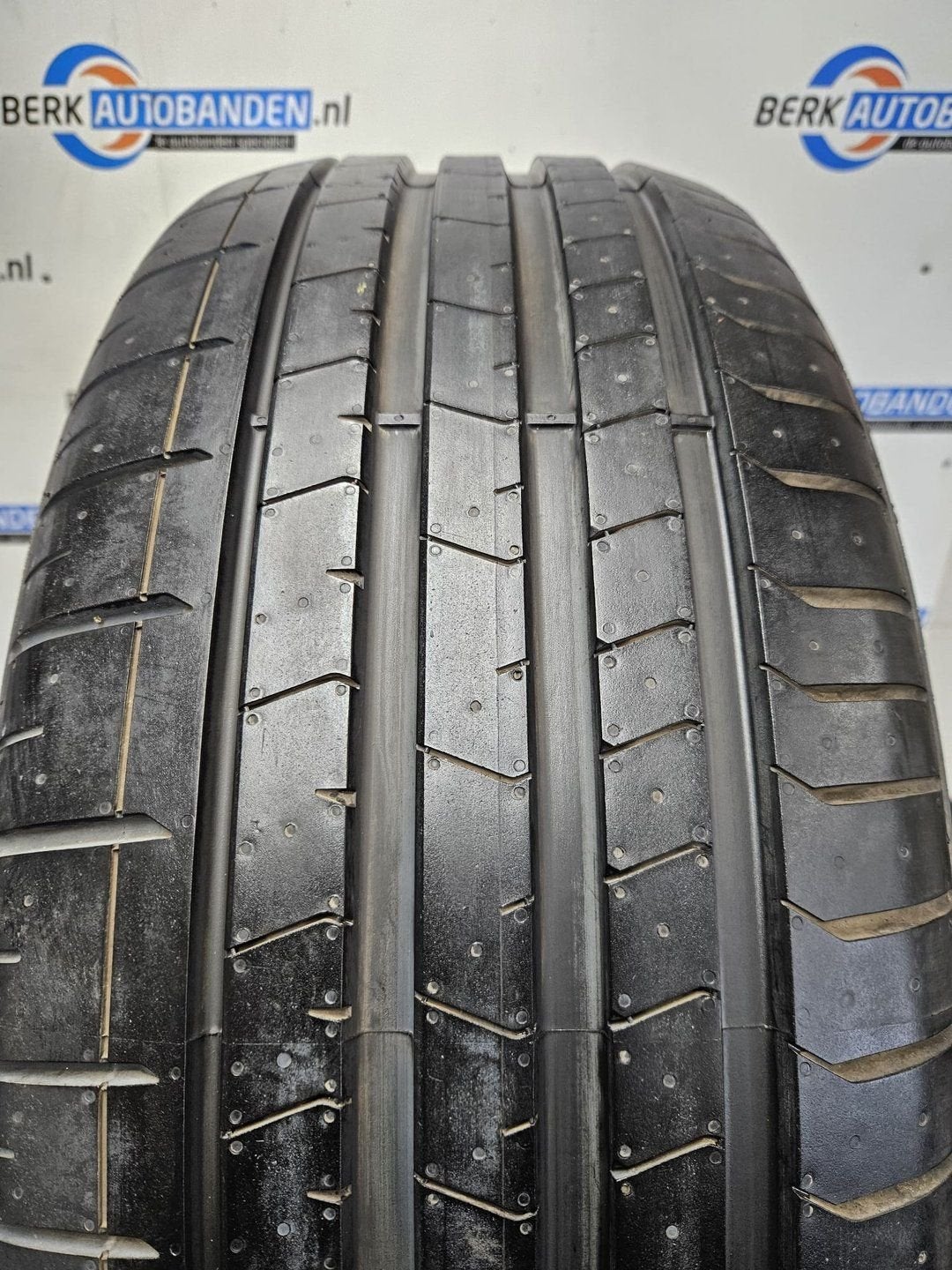 2x Pirelli P-Zero (DEMO) 255/55 R19 107W 255/55/19 2555519 (, 19 inch, Gebruikt, 255 mm, -