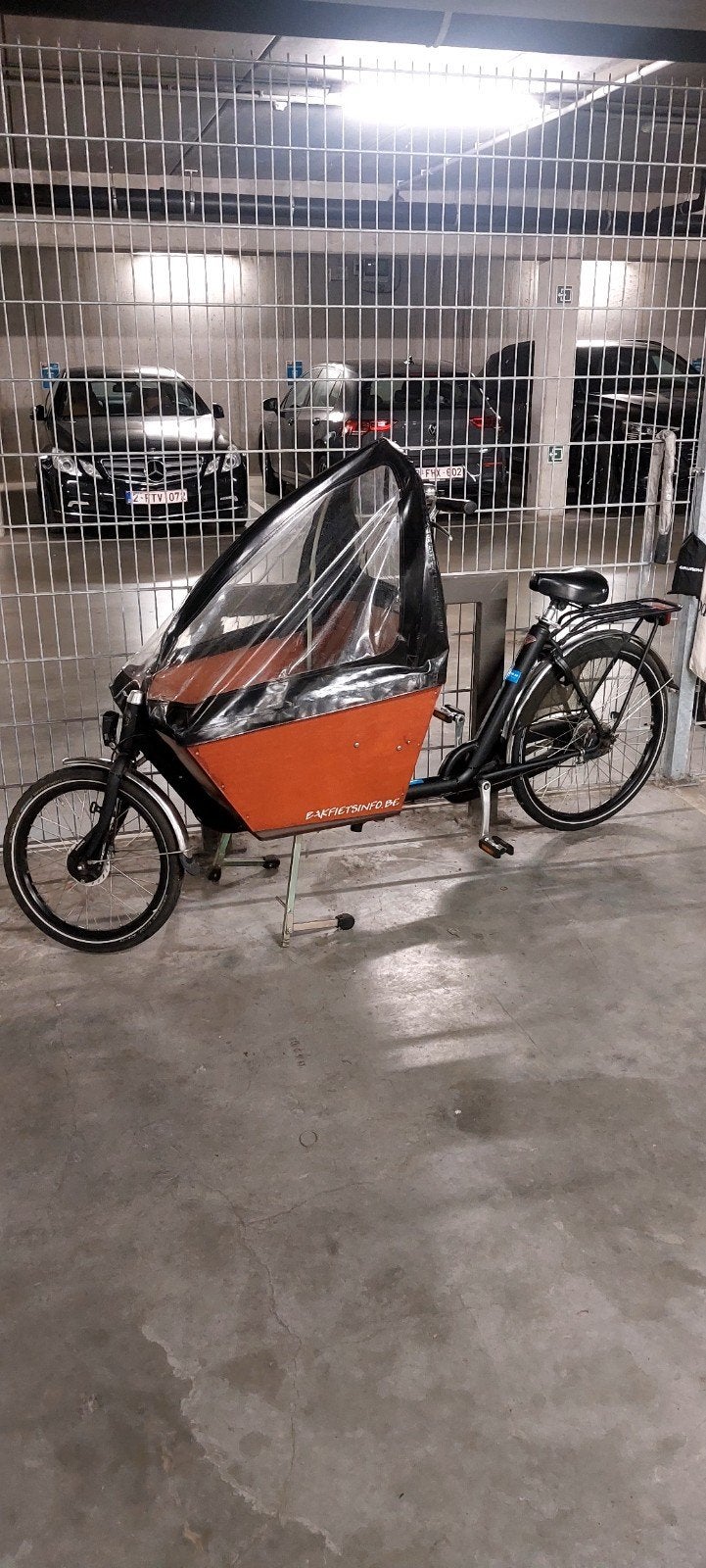 Bakfiets met regenkap, niet electrisch, zwart, bakfiets, Gebruikt, 1 kind, Schijfrem, Ophalen