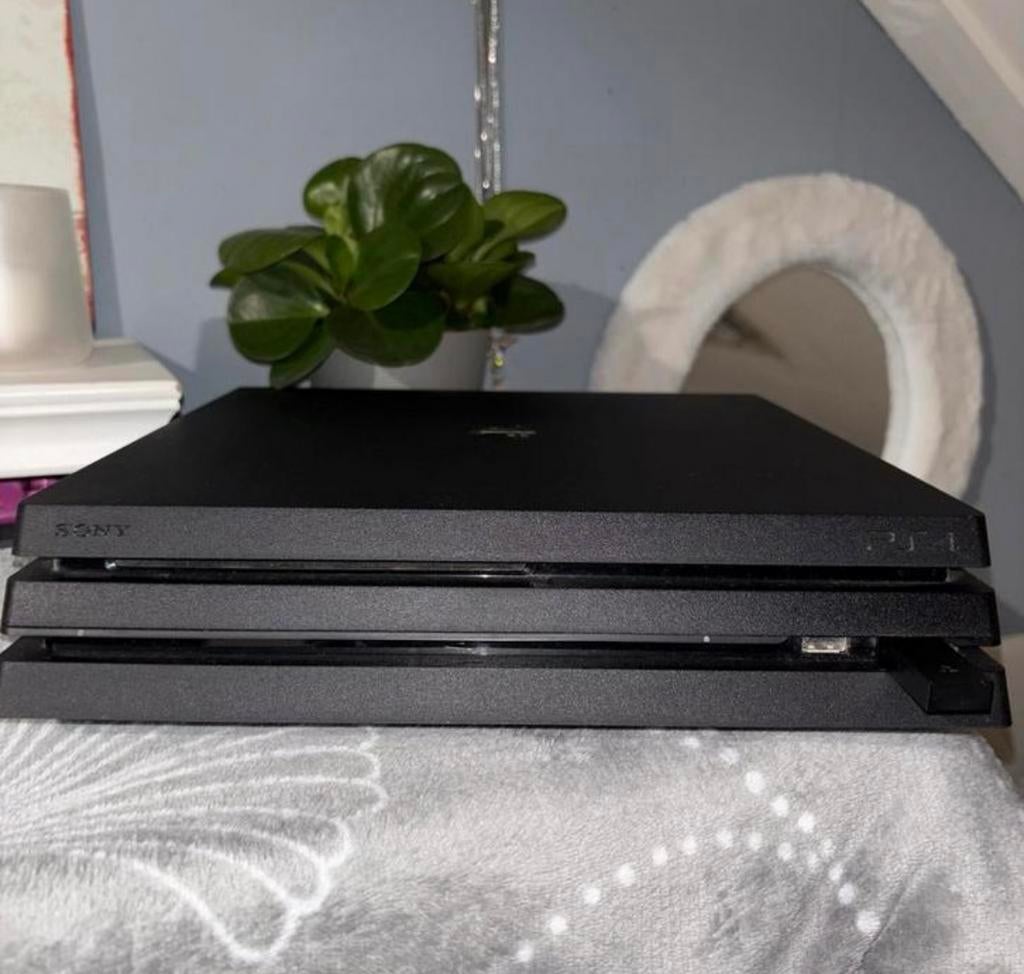 PlayStation 4 PRO met controllers, Headset, VR bril en games, Gebruikt, Verzenden, Overige genres, 2 spelers