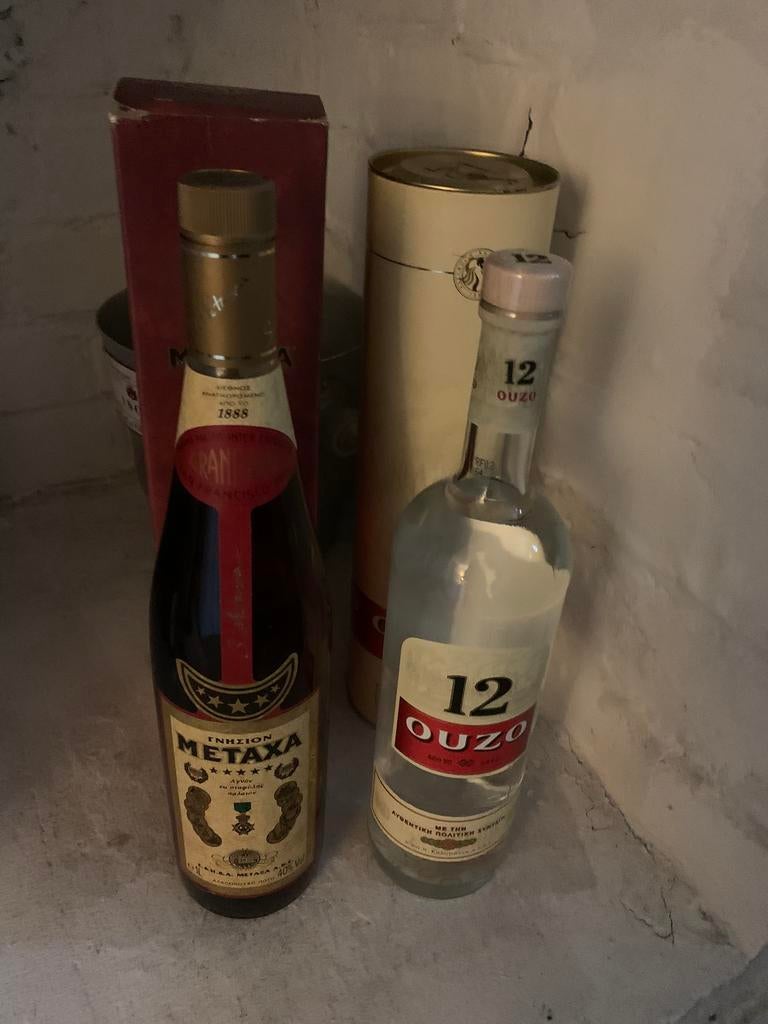 2 oude flessen metaxa en ouzo, Collections, Enlèvement, Comme neuf