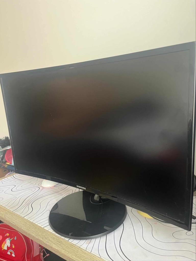 Samsung gaming curve scherm, Gaming, Hoofdtelefoonaansluiting, Nieuw, Full HD