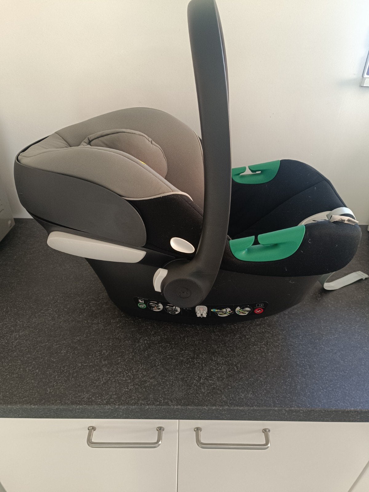 Cybex Aton B2 i-Size - Siège-auto / Cosy avec réducteur, Enlèvement, Utilisé