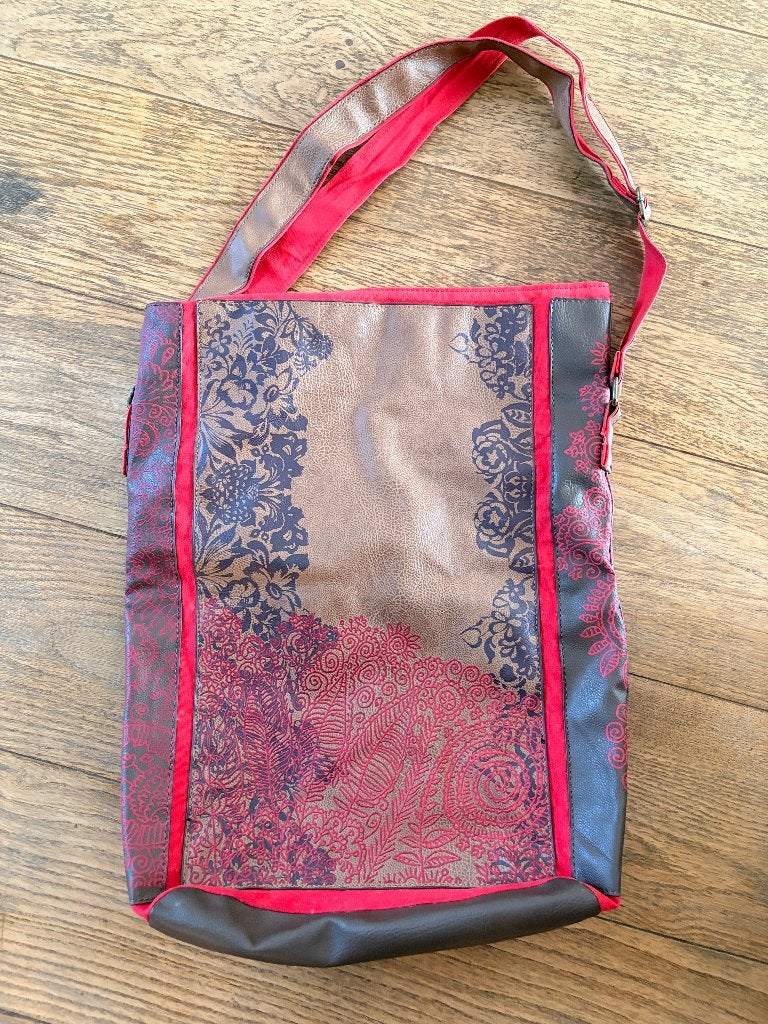 Sac à main desigual, Bijoux, Sacs & Beauté, Sacs | Sacs Femme, Enlèvement, Comme neuf, Rouge, Sac à main