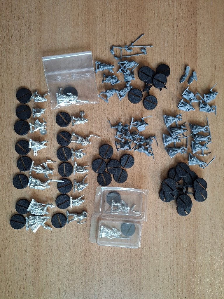 Lot de 42 figurines Lord of the rings GW, Hobby & Loisirs créatifs, Modélisme | Figurines & Dioramas, Enlèvement, Comme neuf, Personnage ou Figurines