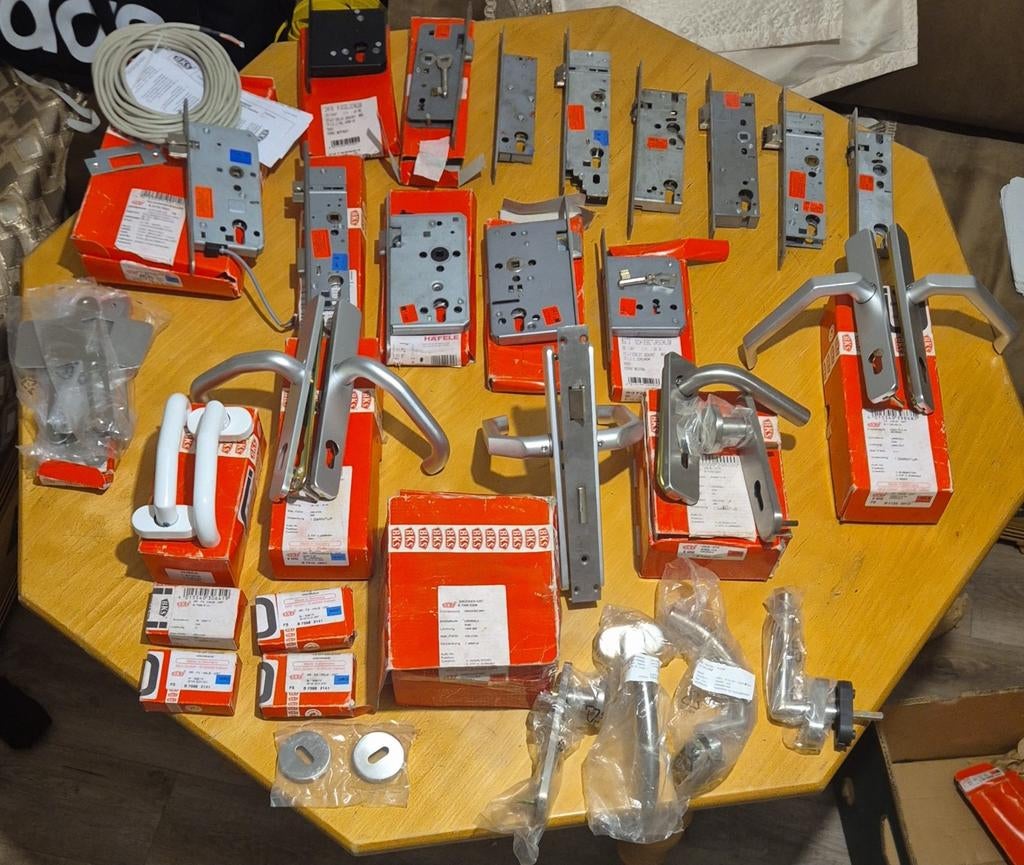 lot de serrures de marque BKS, Enlèvement