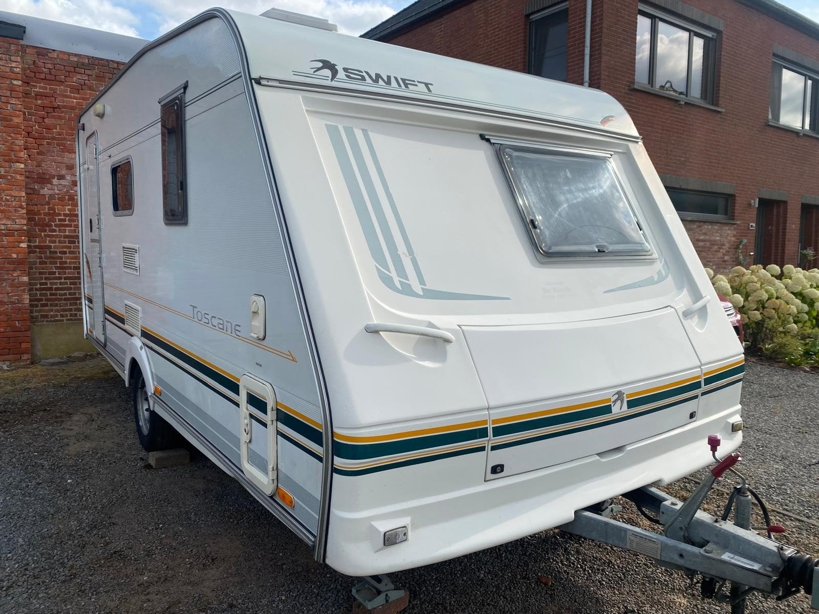 Caravan Swift Toscane, Caravans en Kamperen, Frans bed, Treinzit, Particulier, Openslaande ramen