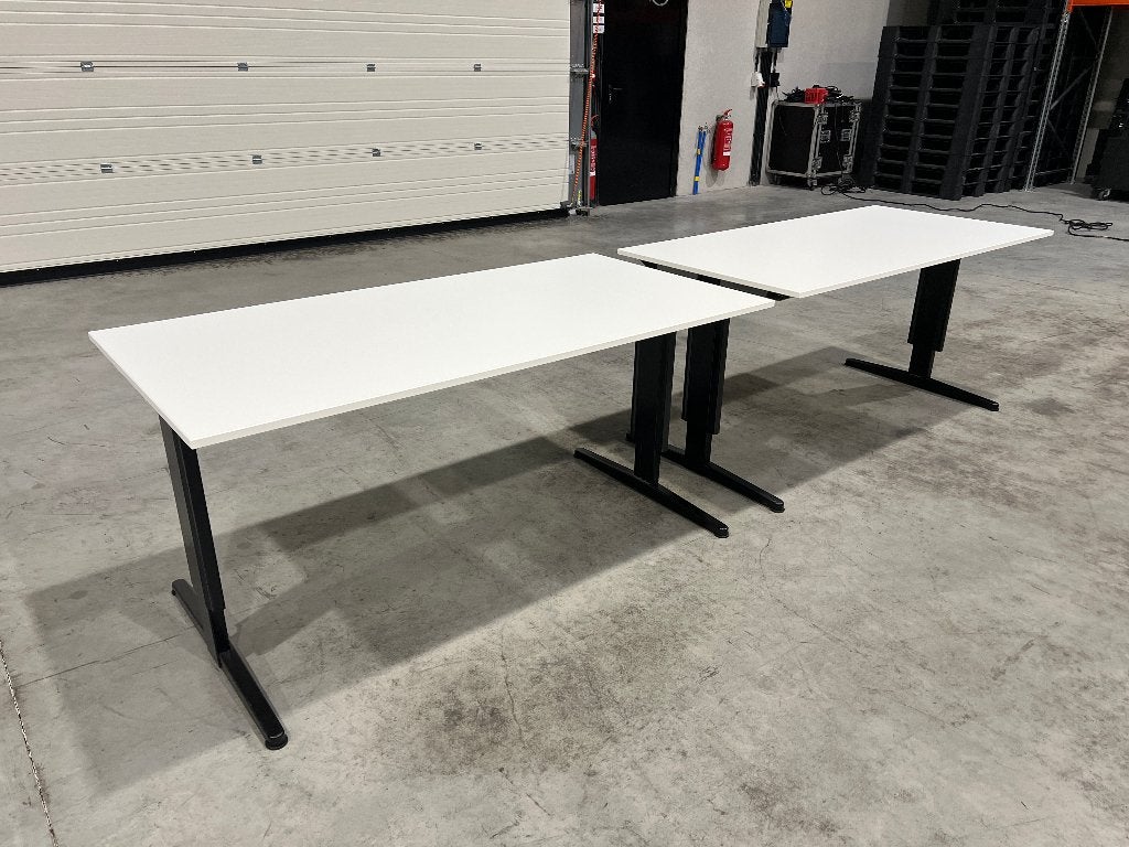 2 identieke tafels: 160 x 80 in hoogte verstelbaar, Ophalen, Gebruikt, Bureau