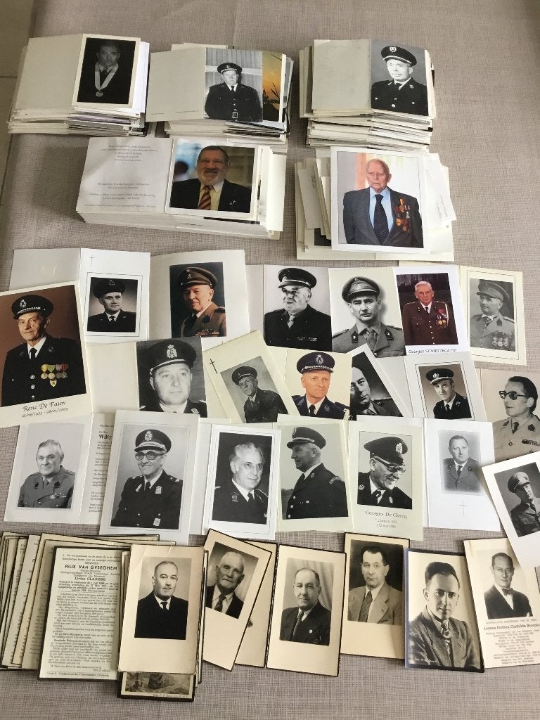 1000 cartes de soldats, gendarmes, policiers, gardes terrain, Collections, Enlèvement ou Envoi, Image pieuse