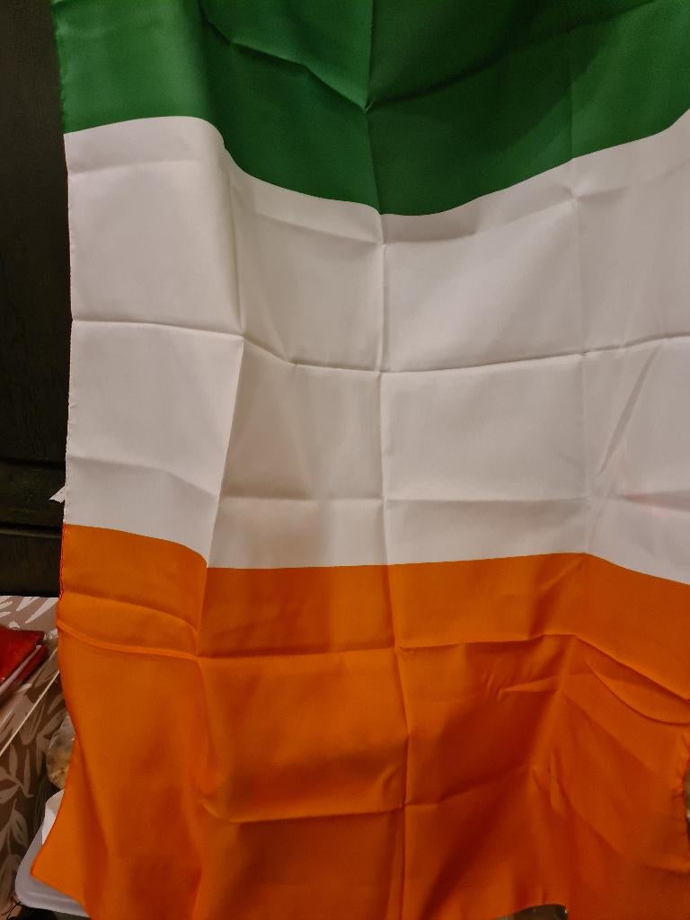 Drapeaux, Enlèvement ou Envoi, Neuf