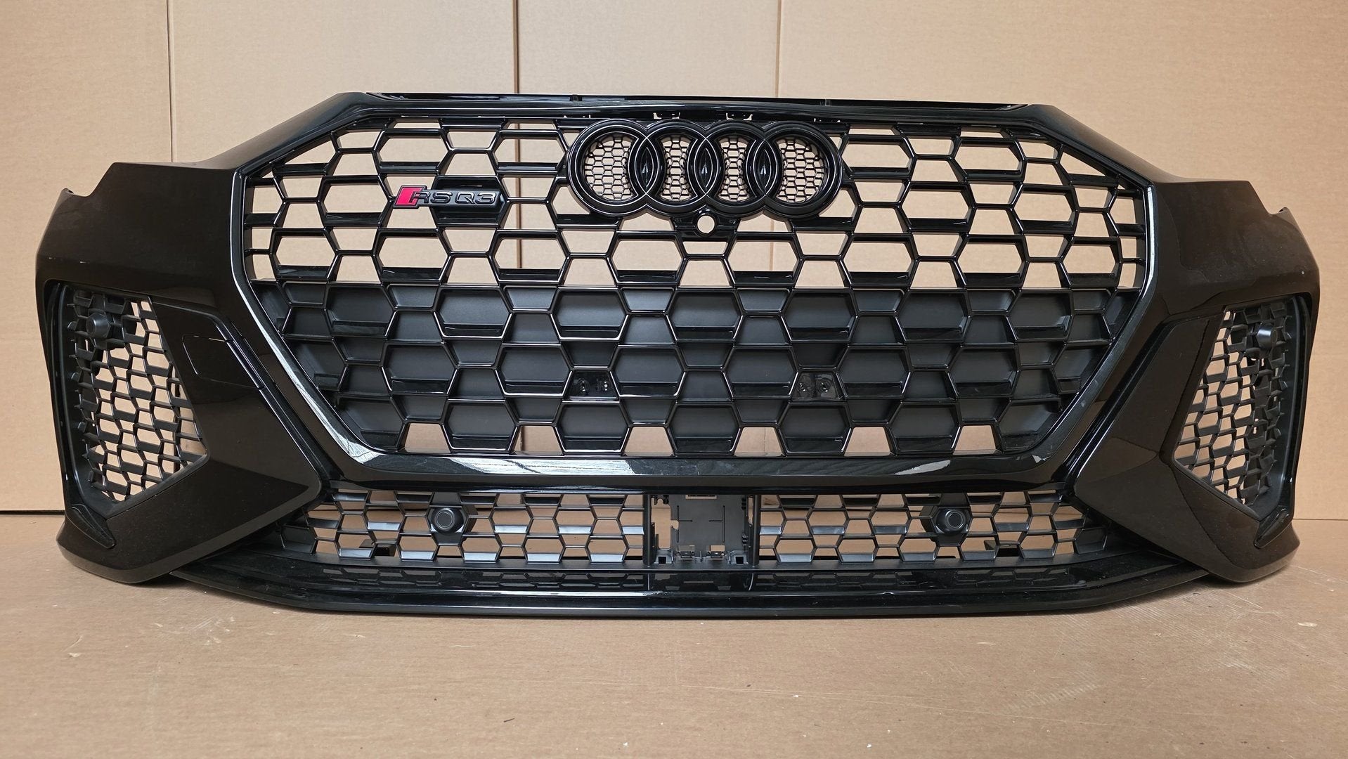 Voorbumper Audi Q3 F3 83A RSQ3 Origineel Bumper 83A807437K, -, Origine de la pièce connue, Audi, Utilisé