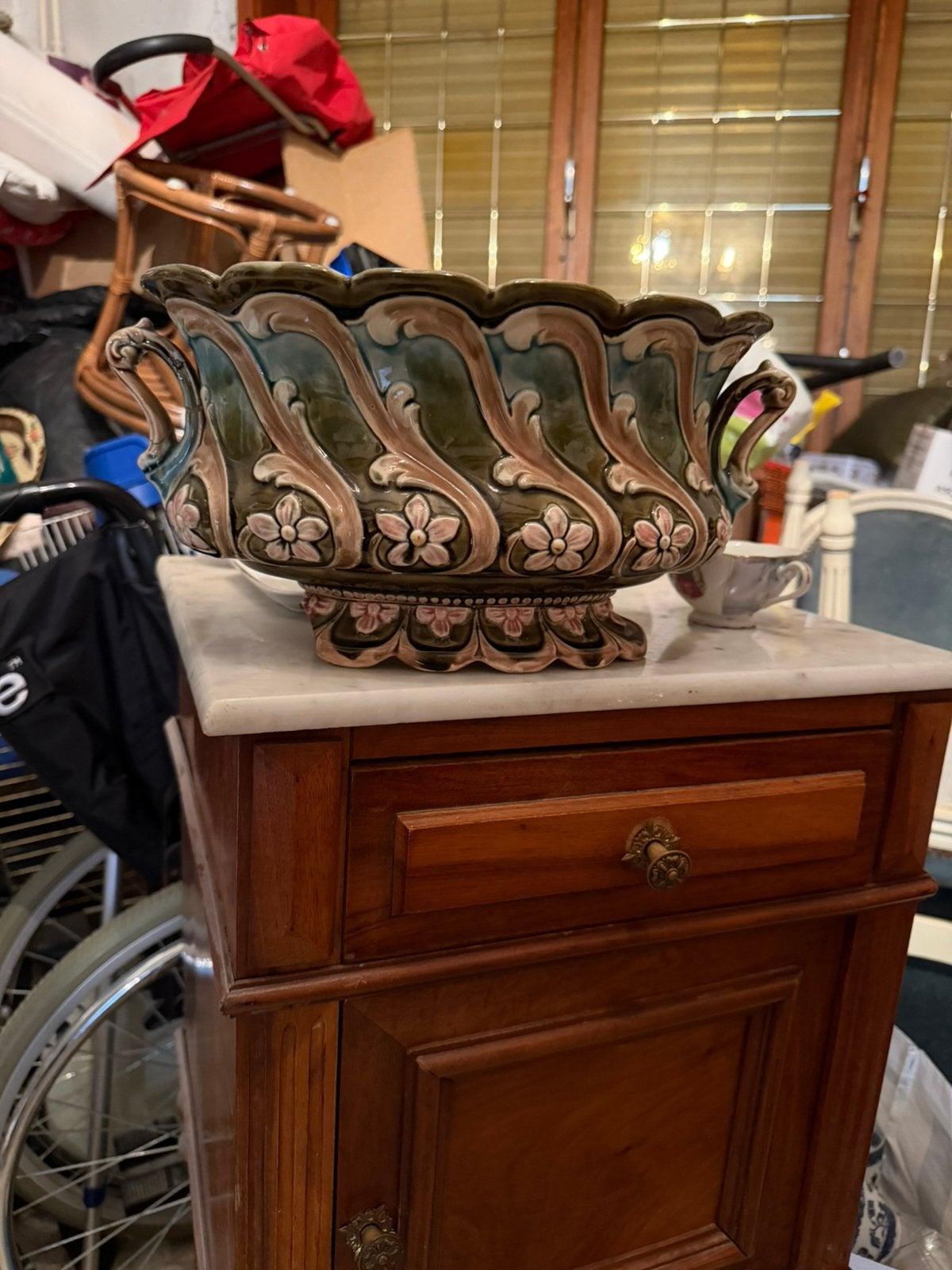 jardinière en barbotine Art Nouveau faïencerie Fives-Lille, Enlèvement