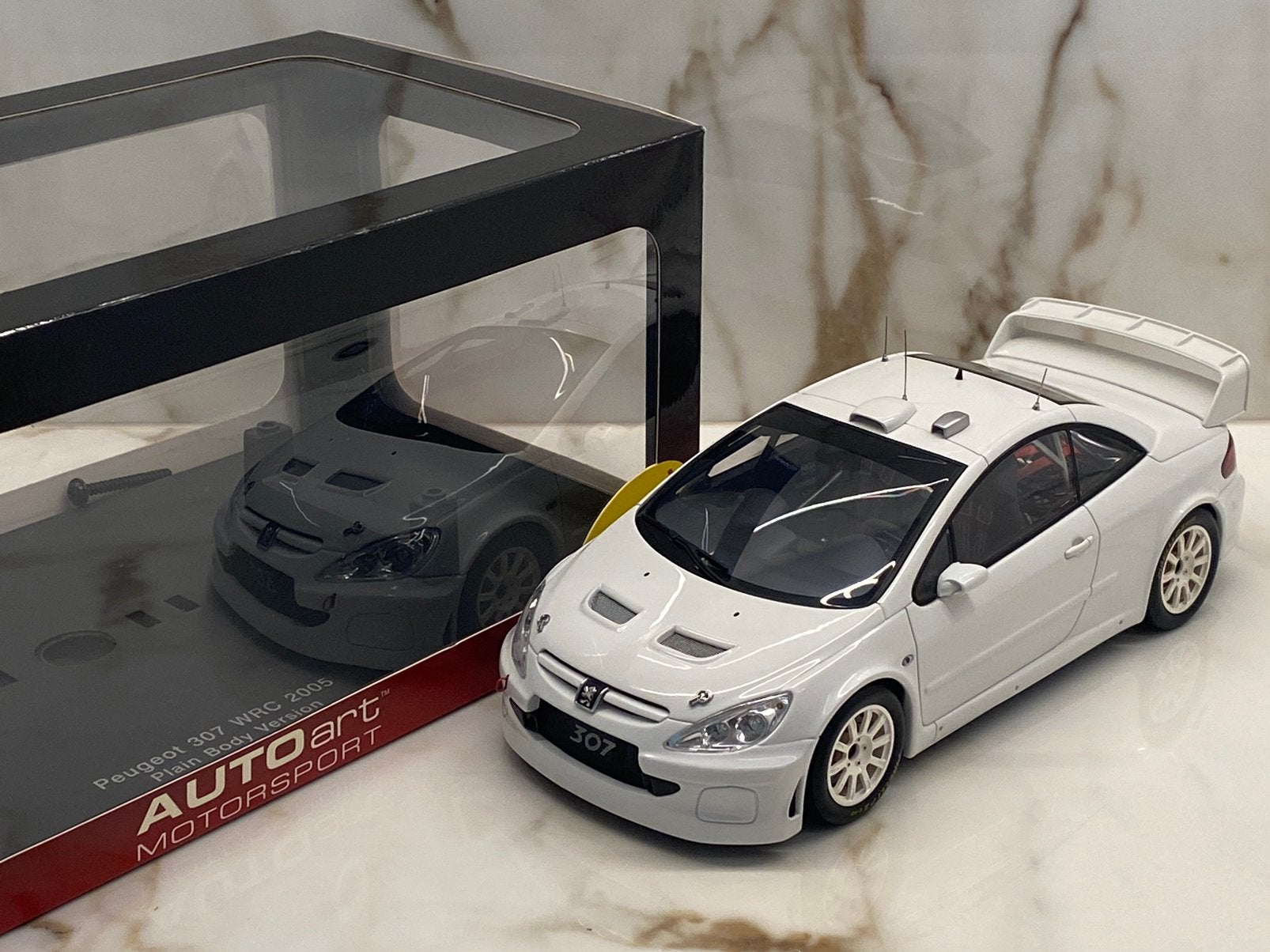 AutoArt Peugeot 307 WRC Version à carrosserie lisse - 1:18, Enlèvement ou Envoi, Comme neuf, Voiture, Autoart