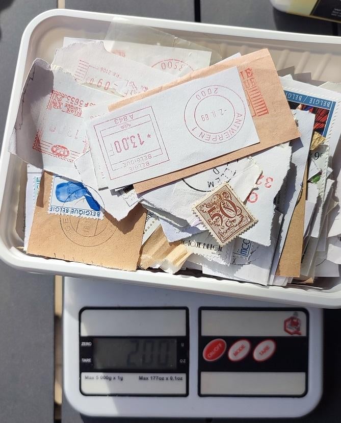 Doos met 200 g Belgische postzegels, Ophalen of Verzenden, Gestempeld