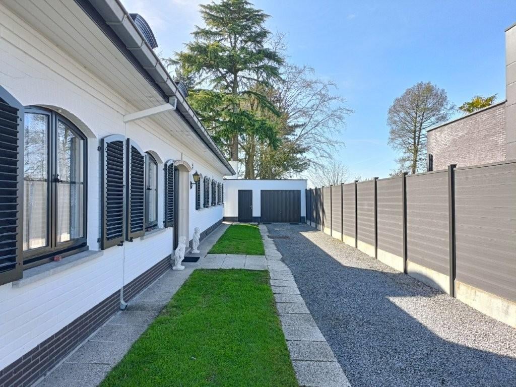 Villa met 4 à 5 slpks, tuin met zongericht terras, garage,, Immo, 548 kWh/m²/jaar, 1000 tot 1500 m², Provincie Oost-Vlaanderen