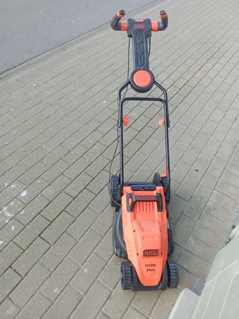 grasmaaier black decker Ostende ophalen, Ophalen, Zo goed als nieuw, Elektrische grasmaaier, Black&Dekker
