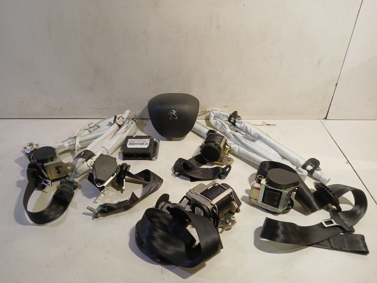 Airbag set Peugeot 208, Onderdelen@venauto.nl, Van der Ven Autorecycling B.V., Gebruikt, Ettenseweg 76, 4706 PB Roosendaal, The Netherlands