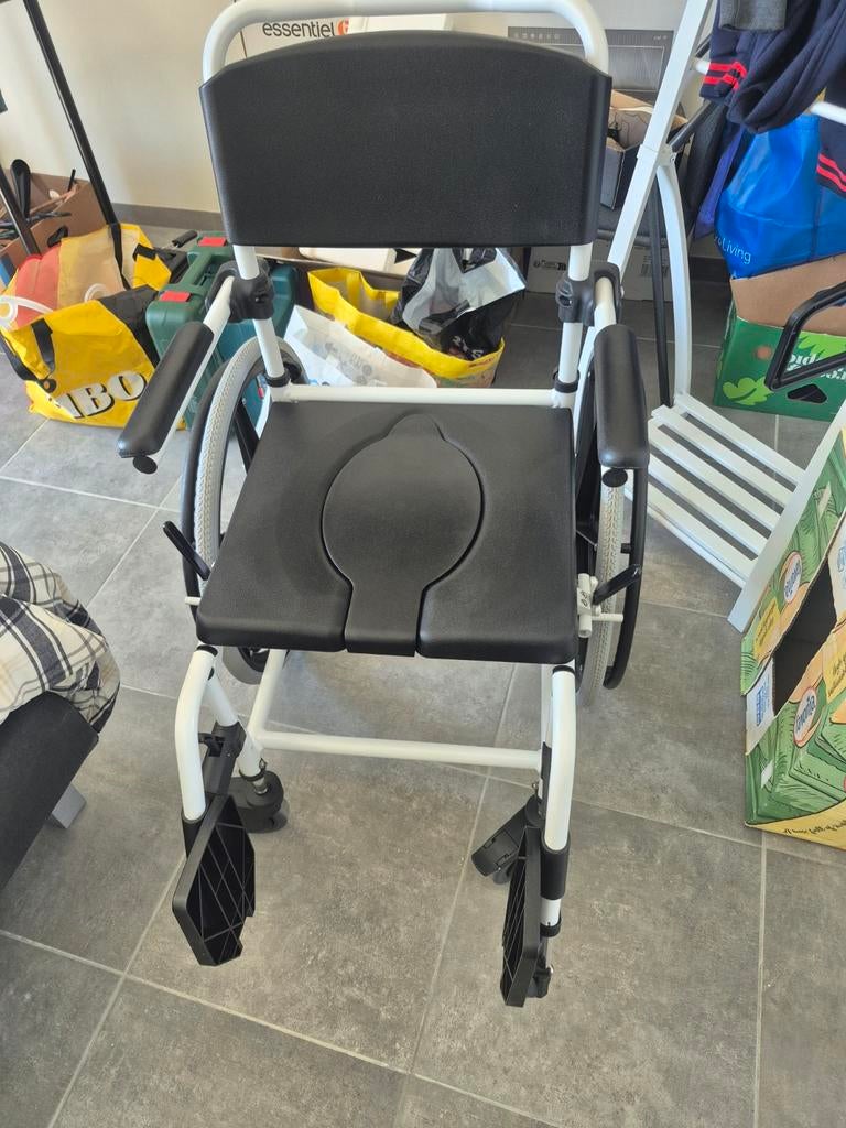 Douch  rolstoel, Ophalen