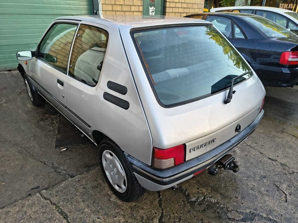 Peugeot 205 - 1997, Auto's, Gebruikt, Bedrijf, Handgeschakeld, Overige carrosserie