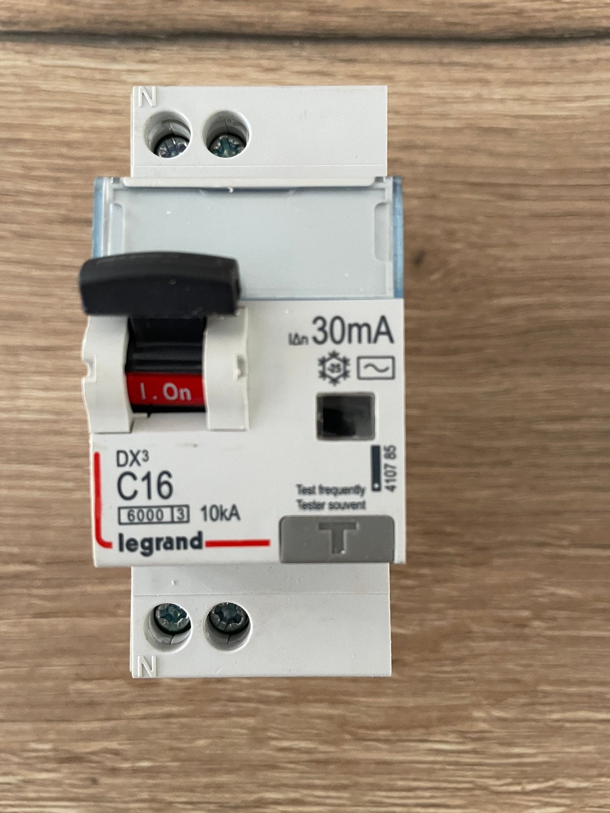Disjoncteur 16A 30ma type AC, Enlèvement, Comme neuf